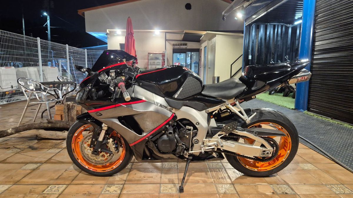 혼다 CBR 1000 RR 4
