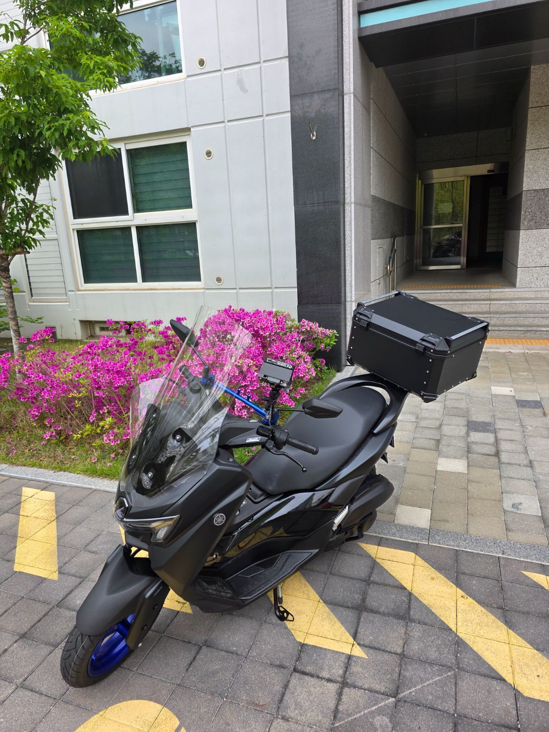 야마하 NMAX 125 thumb 2