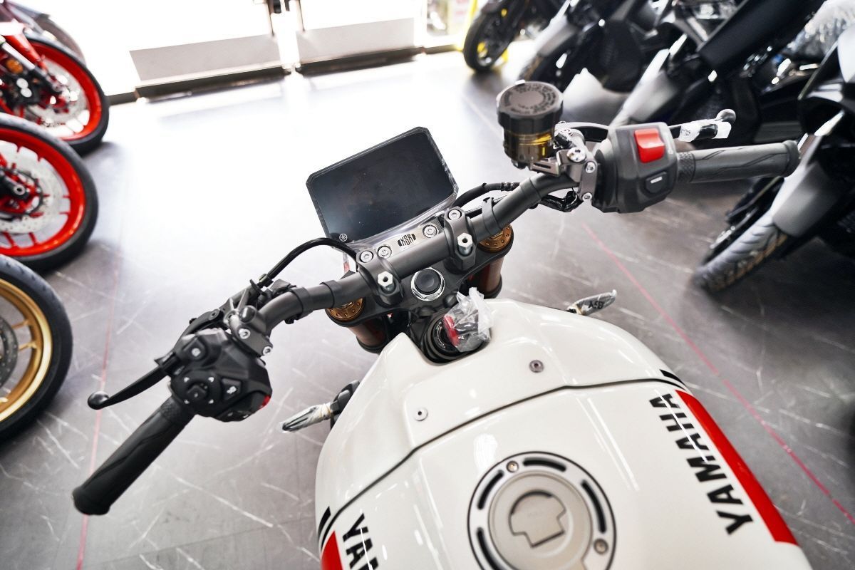 야마하 XSR 900 18