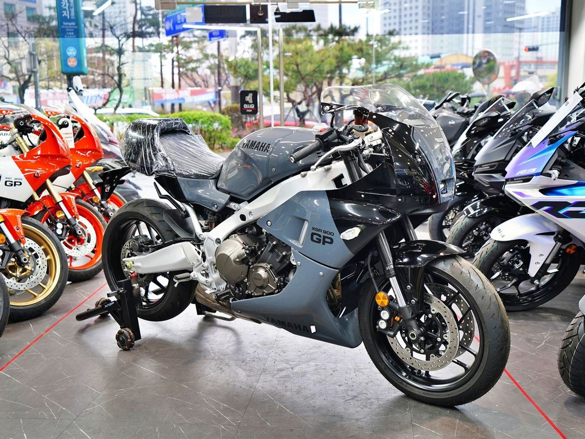 야마하 XSR 900 GP 44