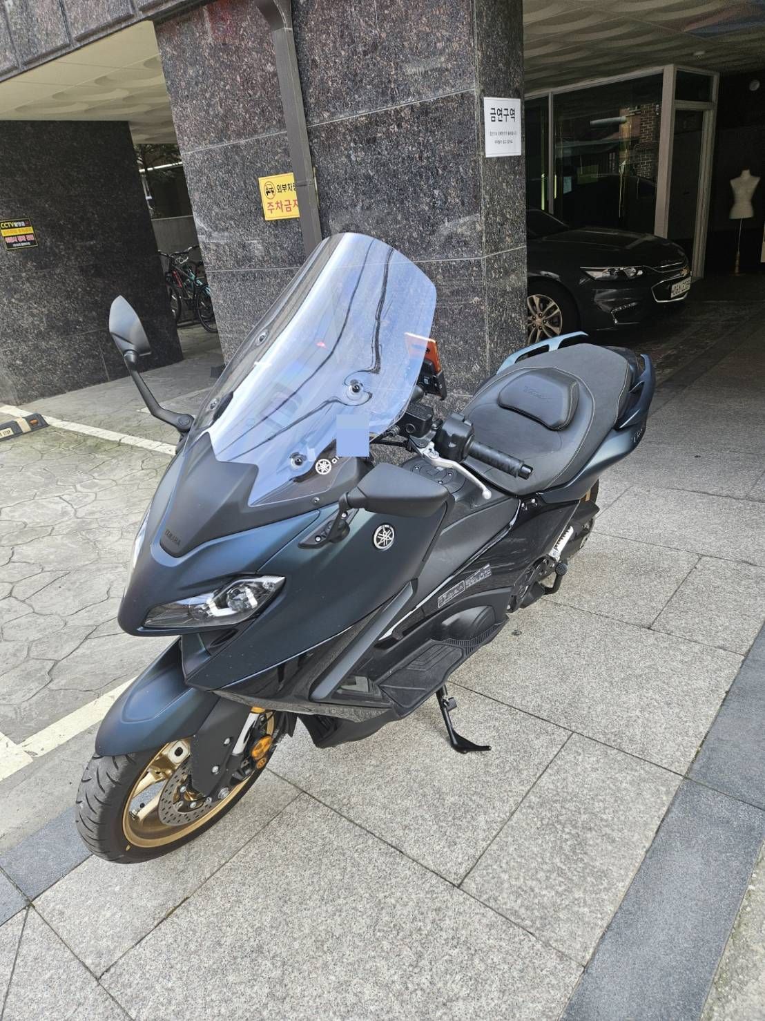 야마하 TMAX 560 main