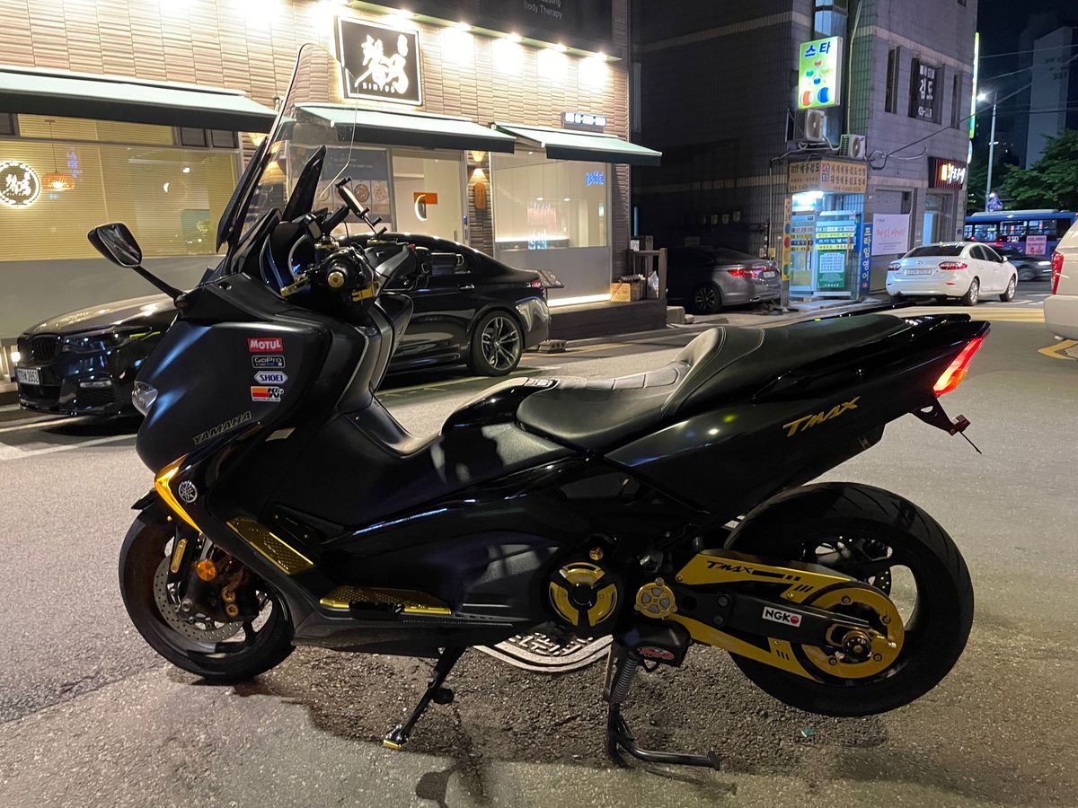 야마하 TMAX DX main