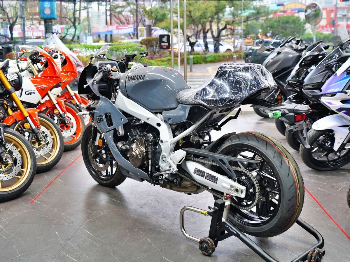 야마하 XSR 900 GP 45