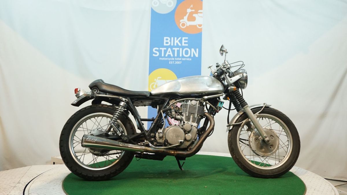 야마하 SR 400 main