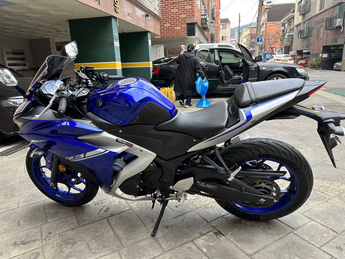 야마하 YZF R3 thumb 2