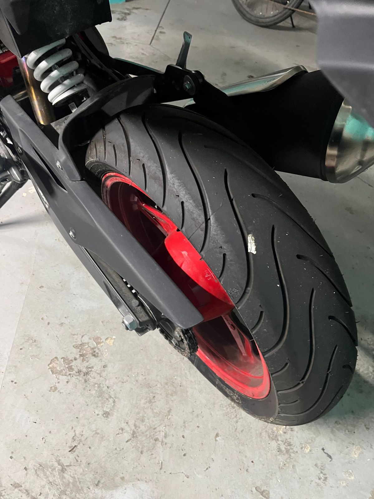 BMW G 310 R 4