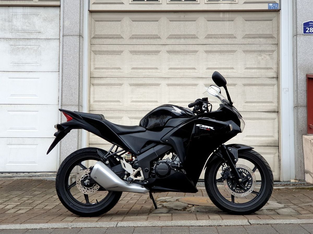 혼다 CBR 125 R main