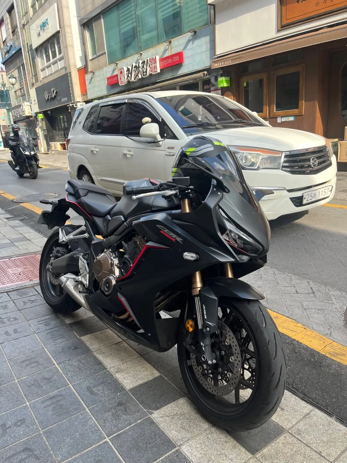 혼다 CBR 650 R MT main