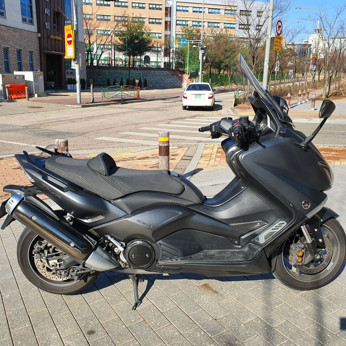 야마하 TMAX 530 main