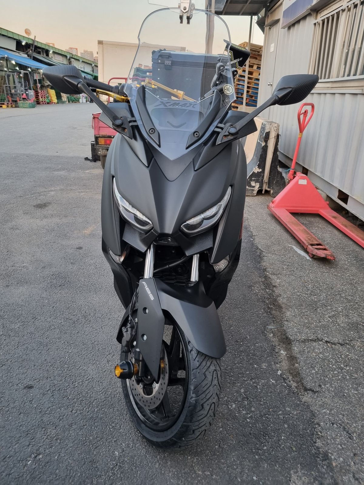 야마하 XMAX 300 ABS more