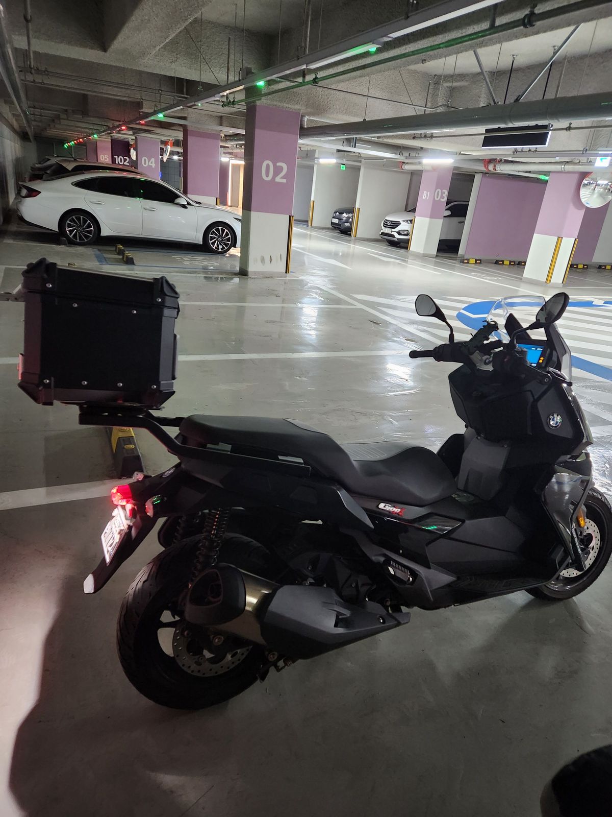 BMW C 400 X main
