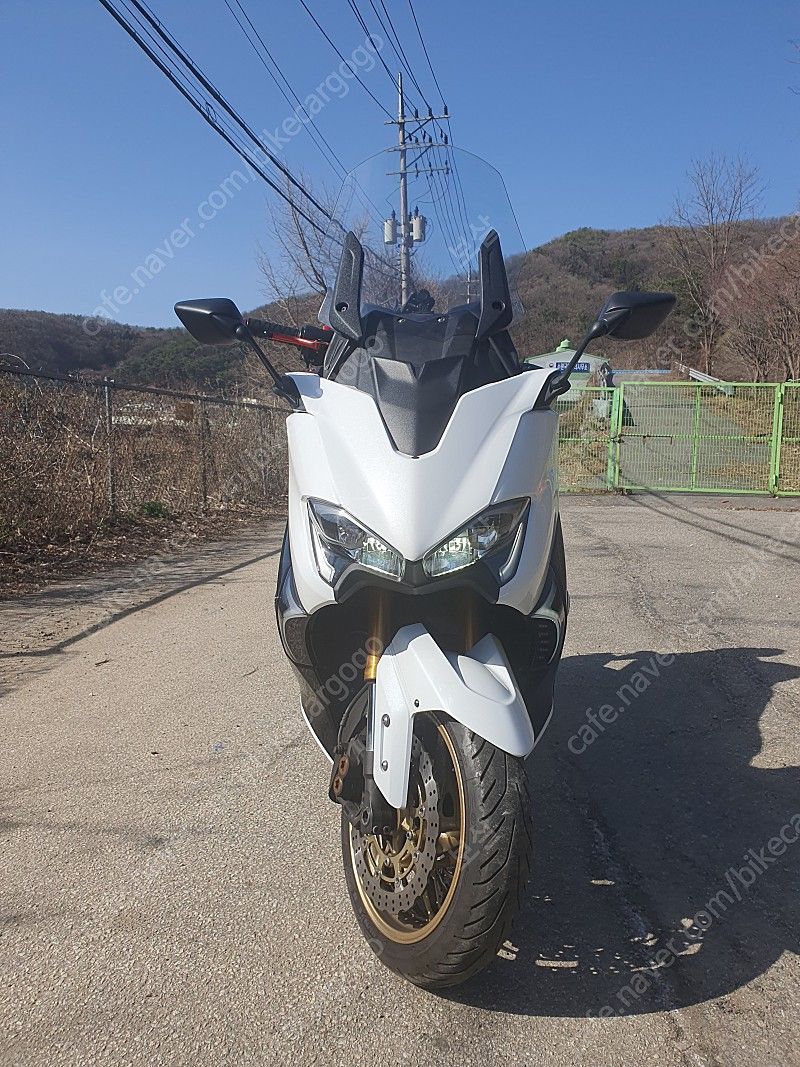 야마하 TMAX DX main