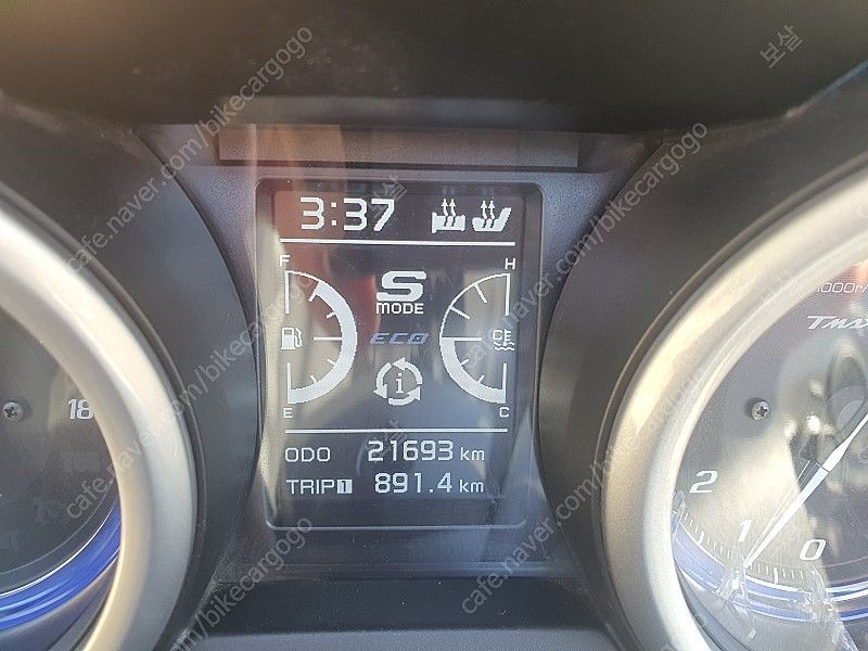 야마하 TMAX DX 13