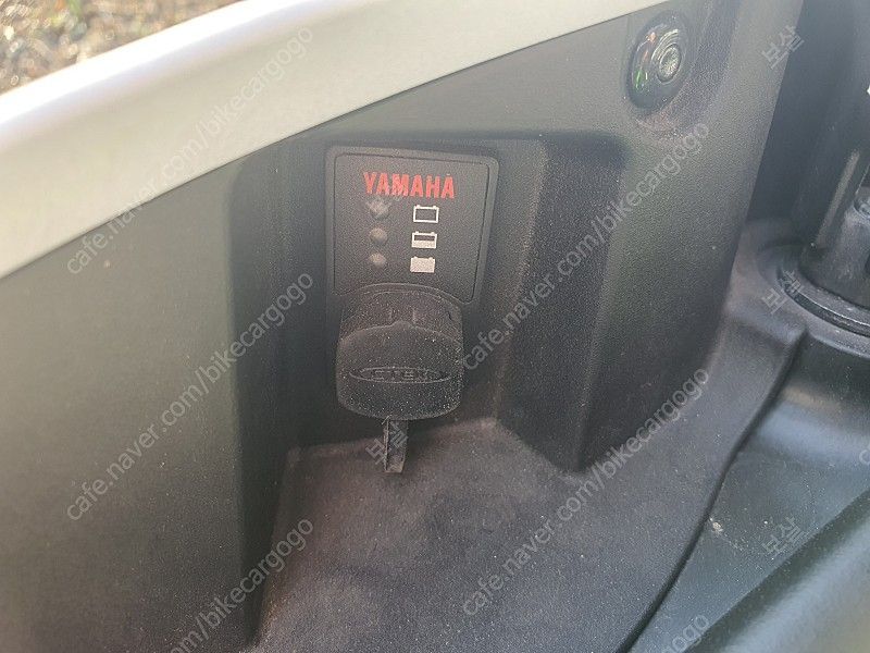 야마하 TMAX DX 17