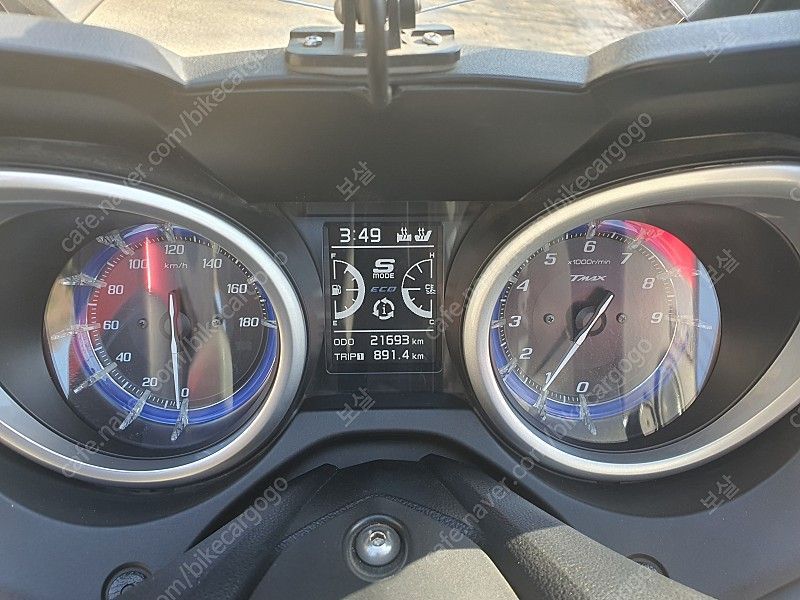야마하 TMAX DX 26