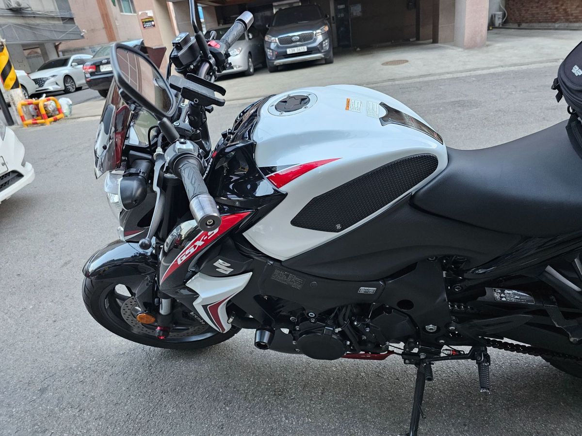 스즈키 GSX S 1000 10