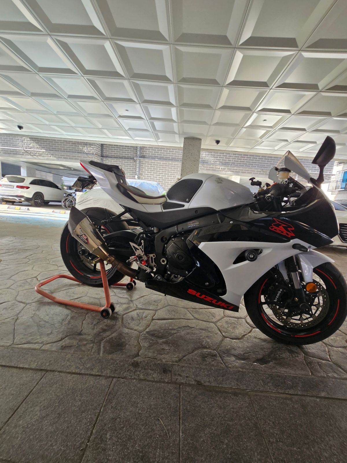 스즈키 GSX R 1000 ABS main