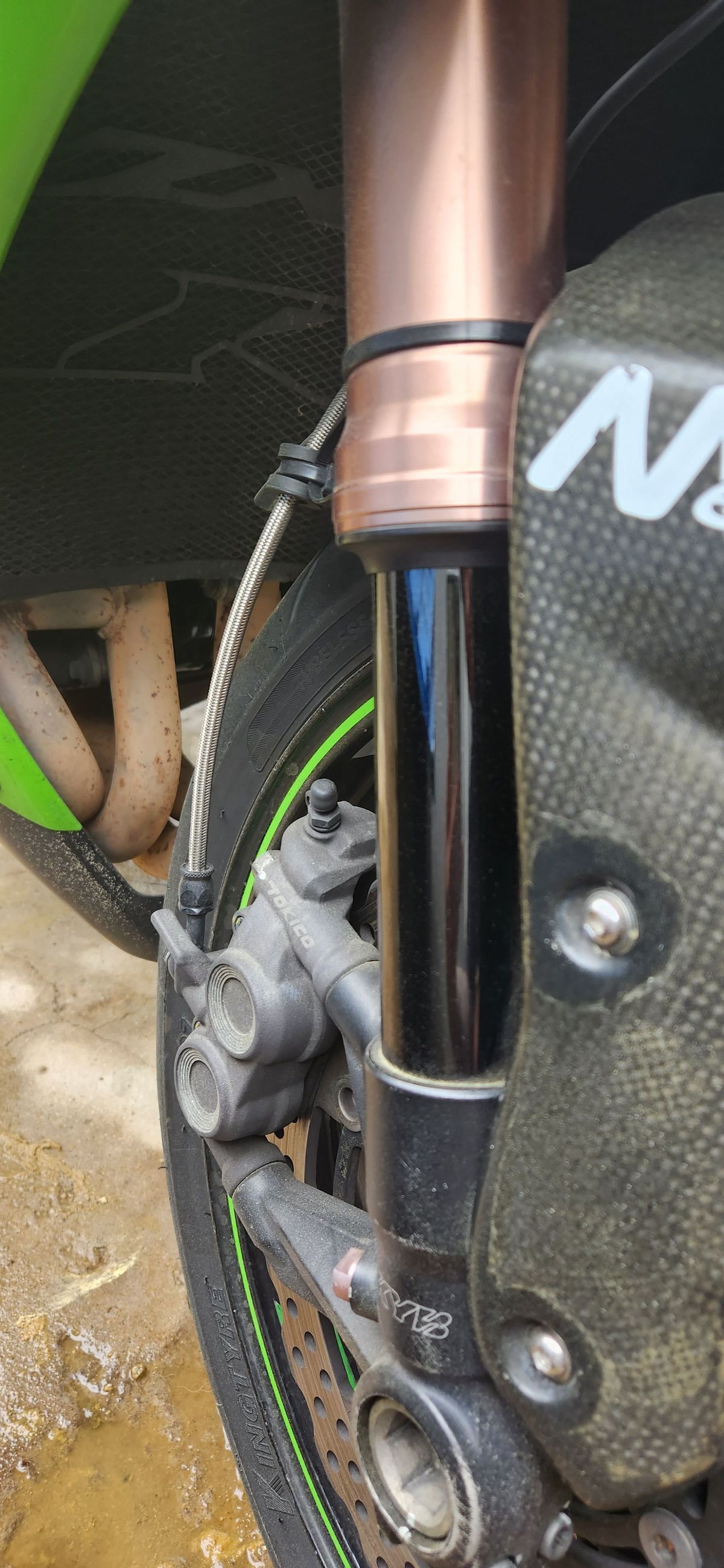 가와사키 닌자 ZX 10 R 4