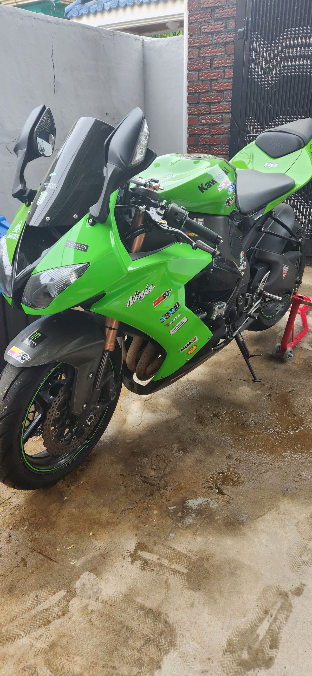 가와사키 닌자 ZX 10 R more