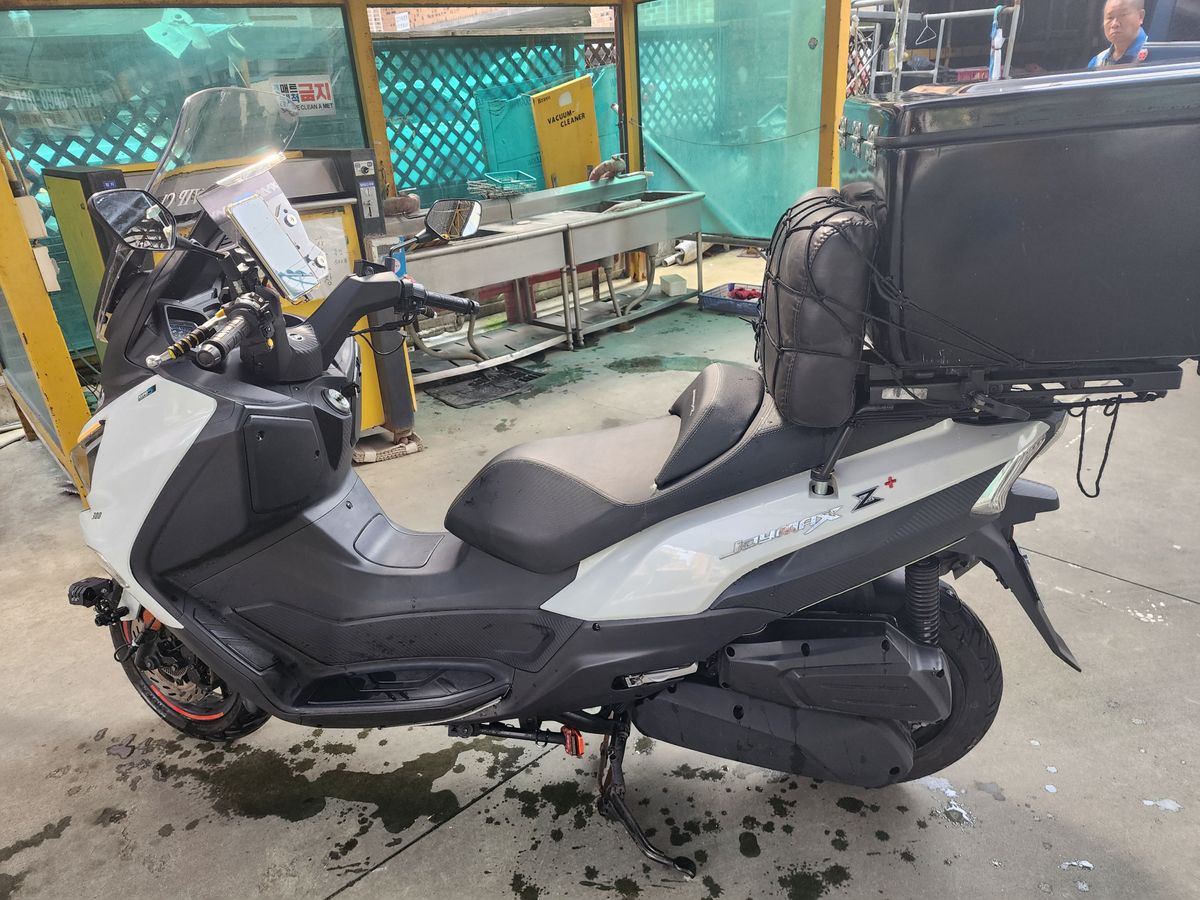SYM 조이맥스 Z 300 플러스 ABS main