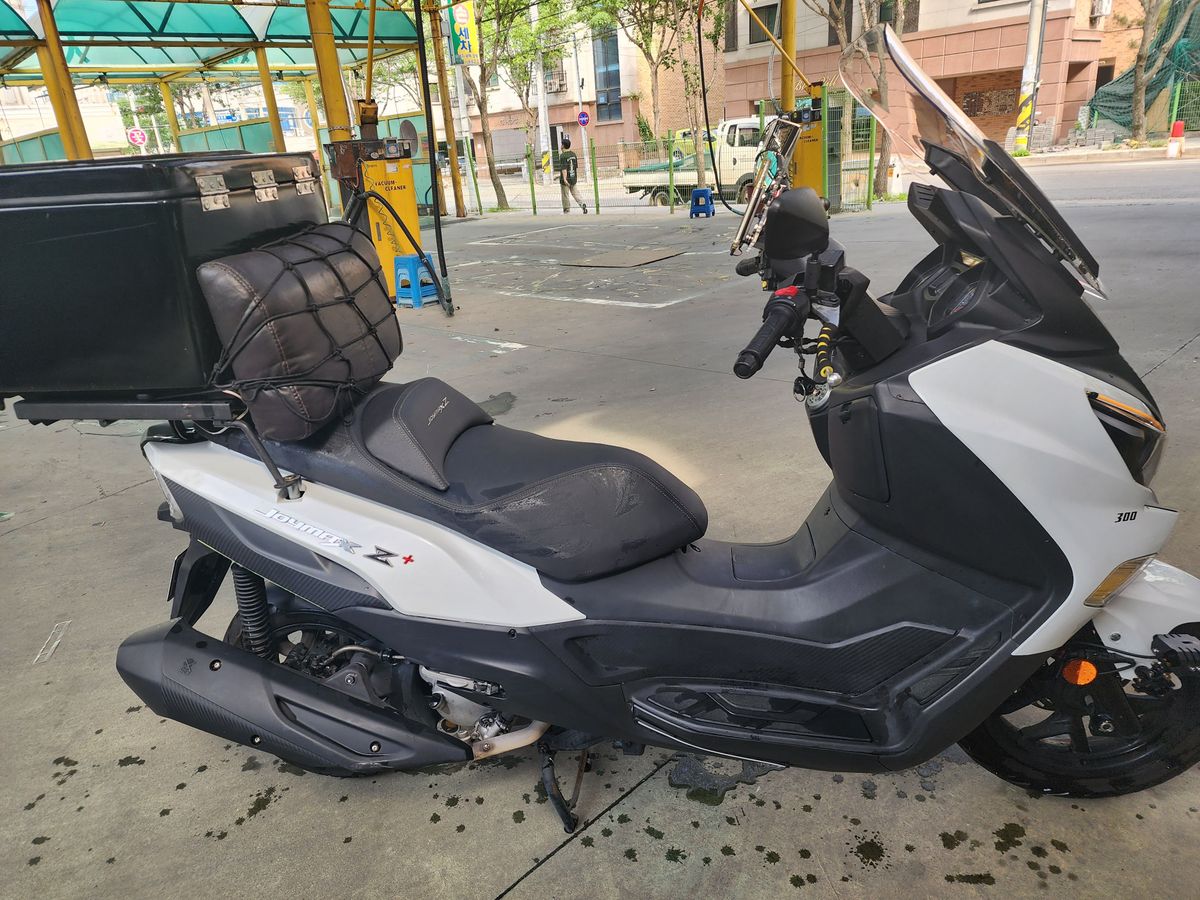 SYM 조이맥스 Z 300 플러스 ABS 7