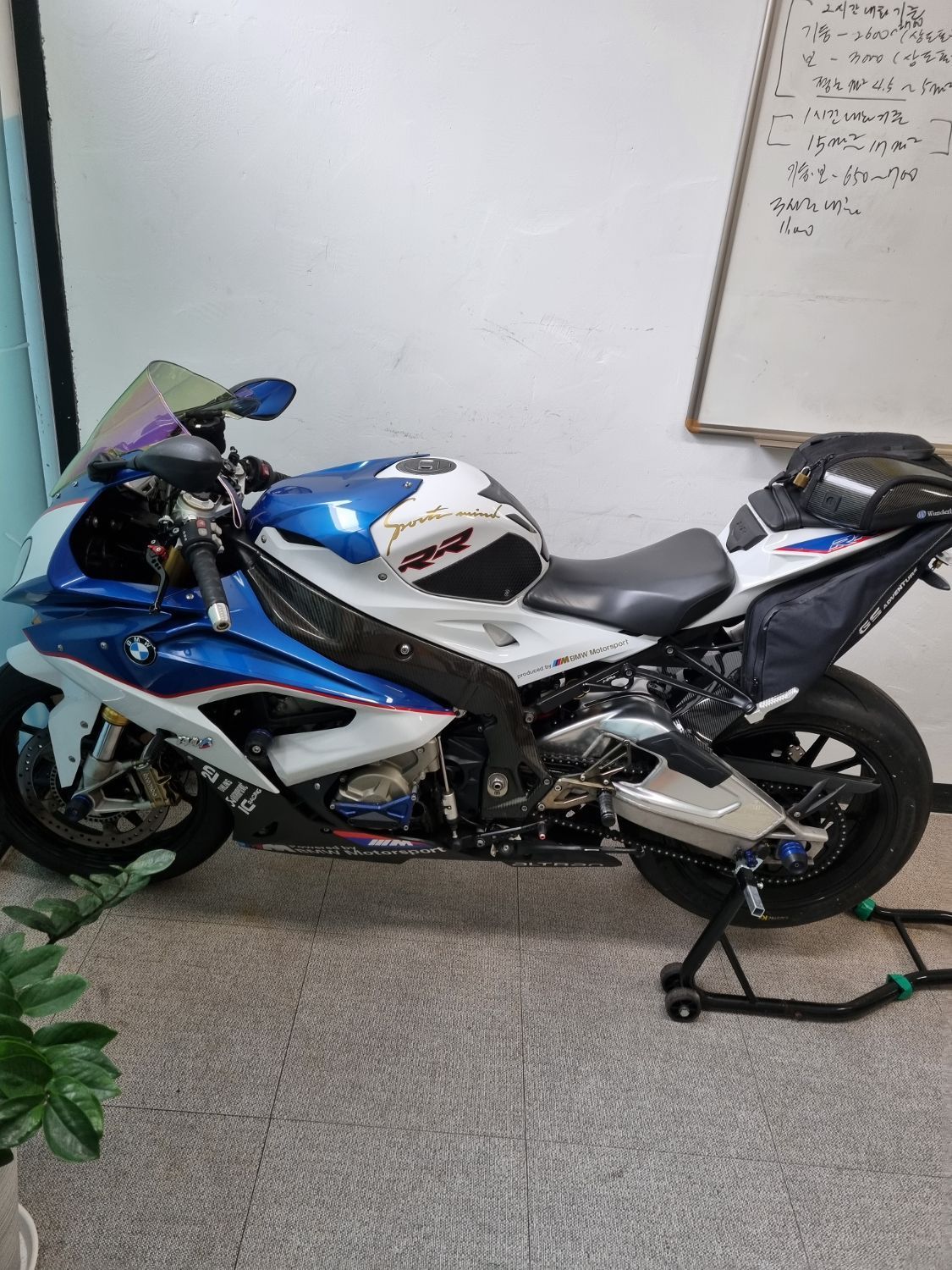 BMW S 1000 RR more