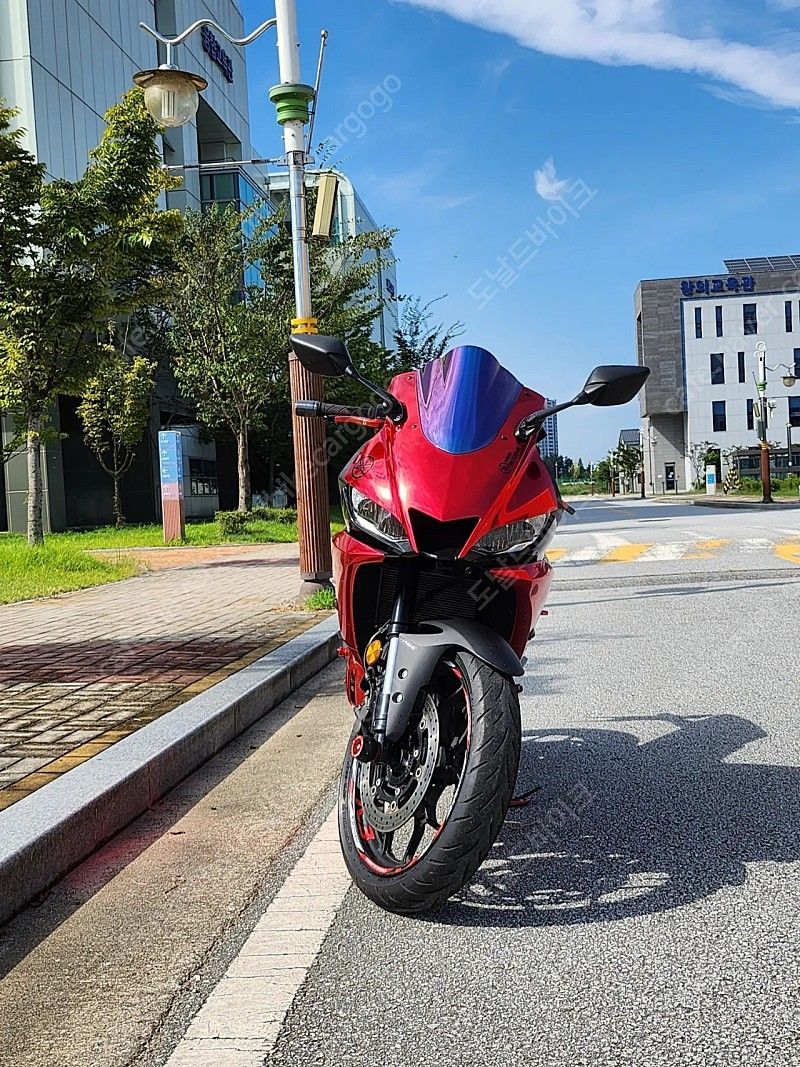 야마하 YZF R3 more