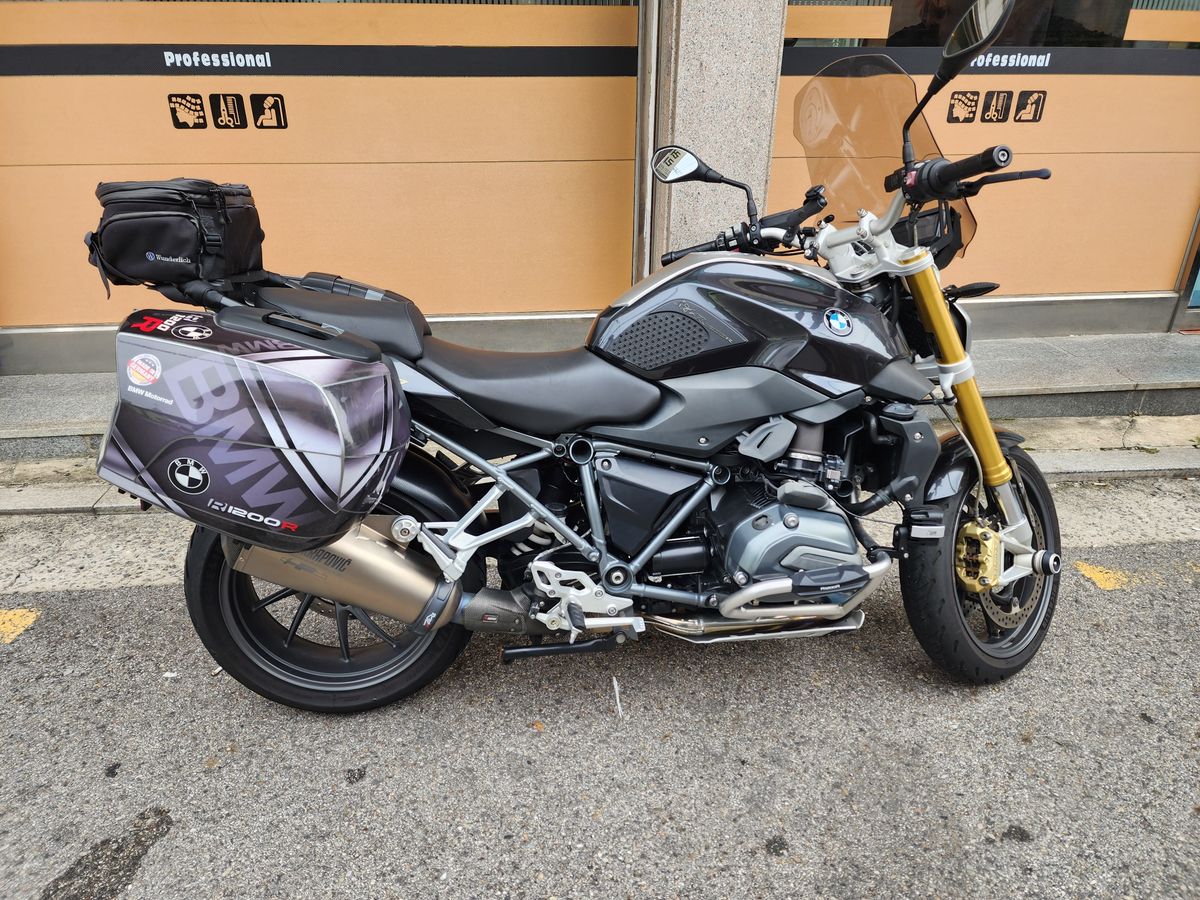 BMW R 1200 R main