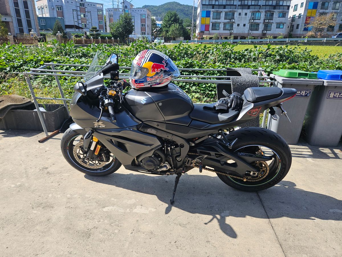 스즈키 GSX R 1000 R main