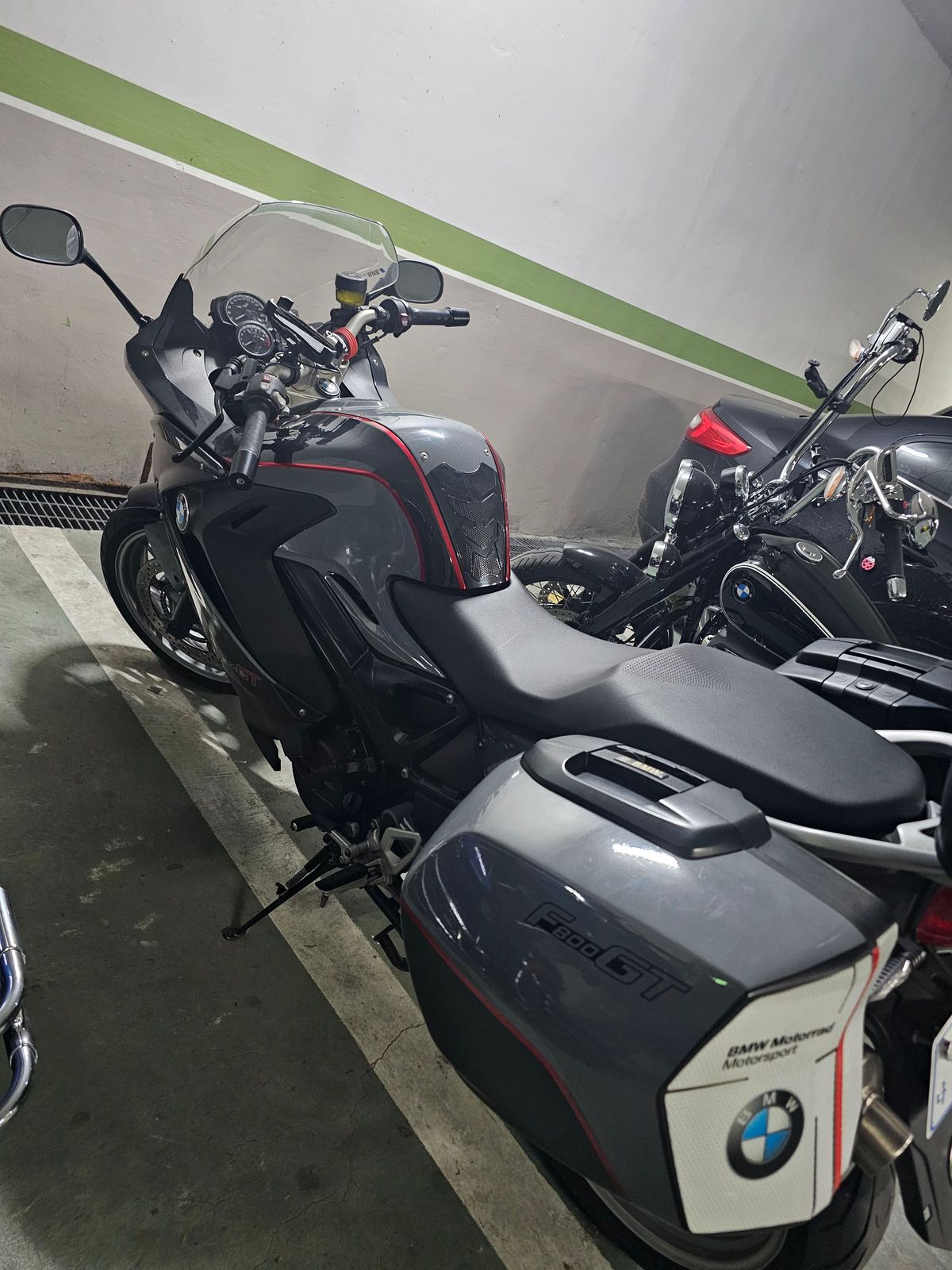 BMW F 800 GT thumb 2