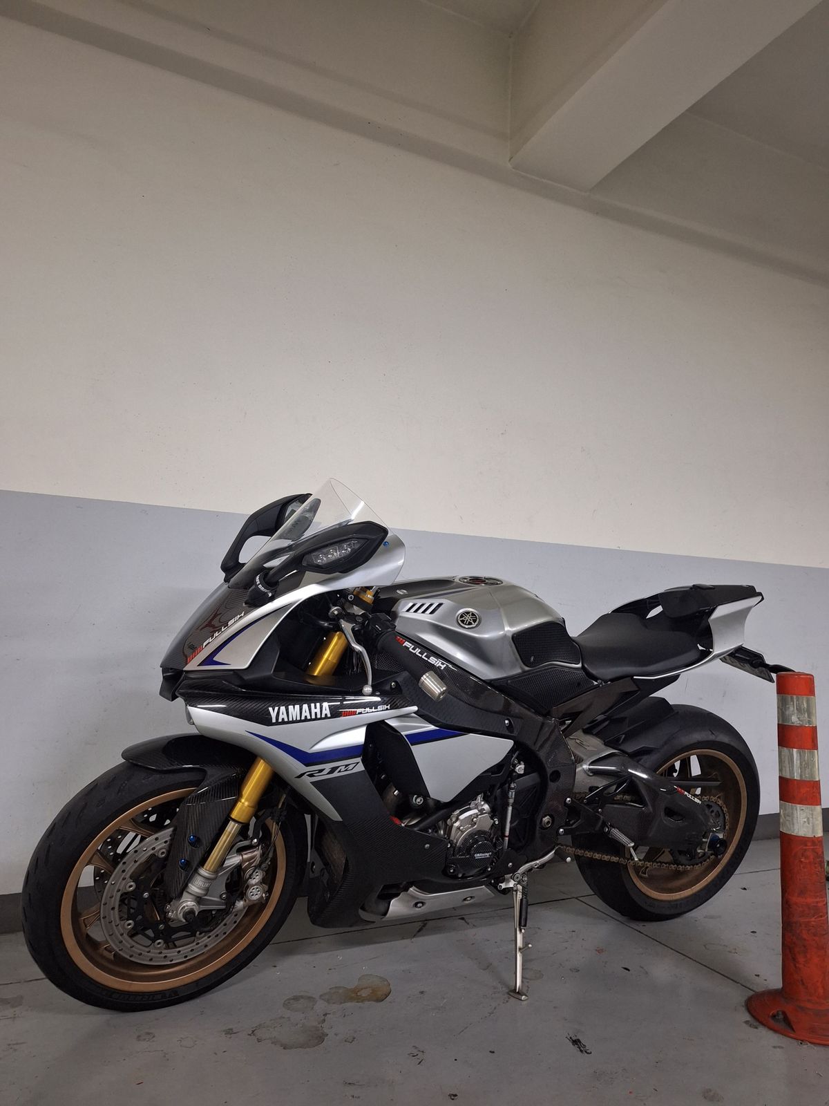 야마하 YZF R1 M main