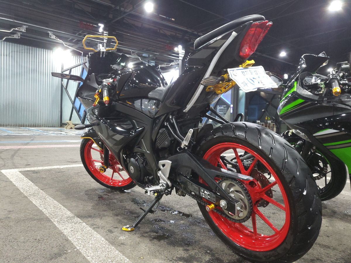 스즈키 GSX R 125 ABS 4