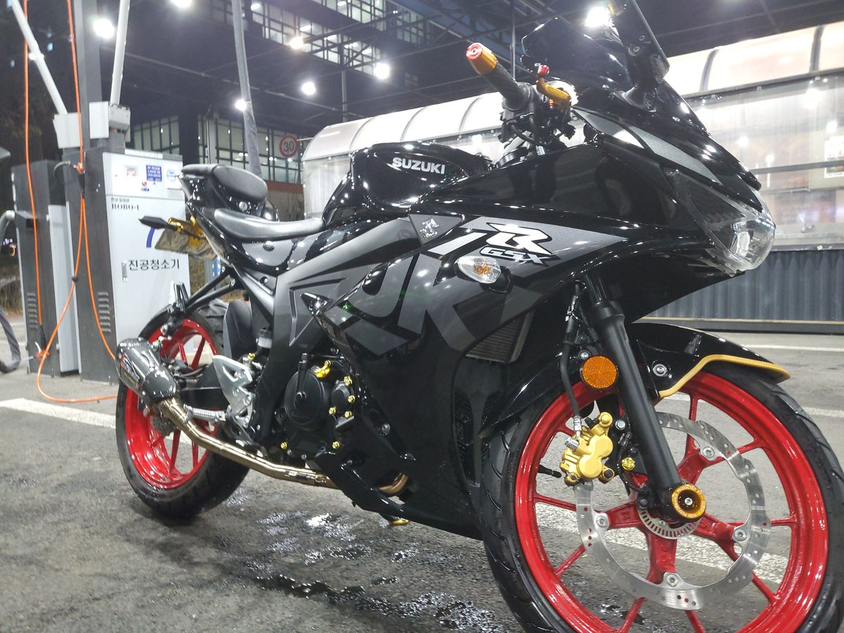 스즈키 GSX R 125 ABS 5