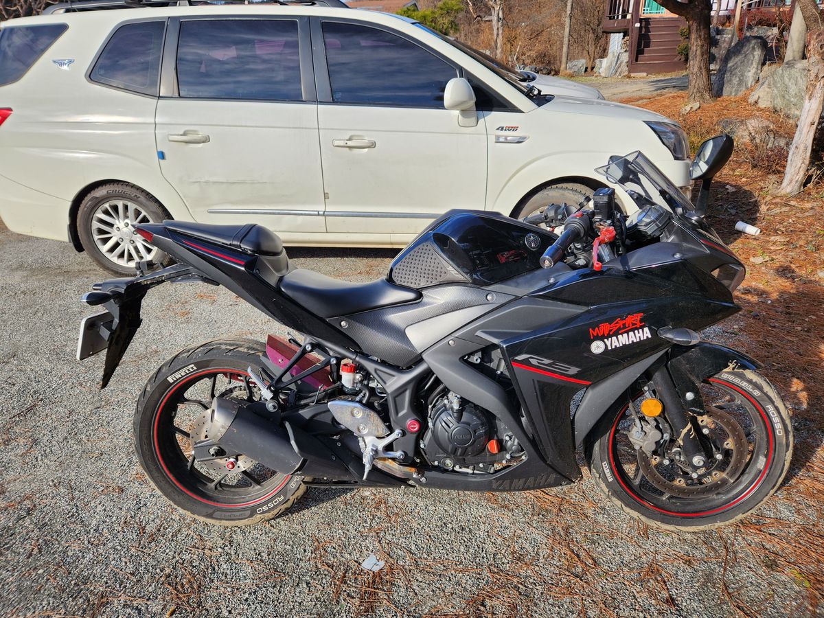 야마하 YZF R3 more