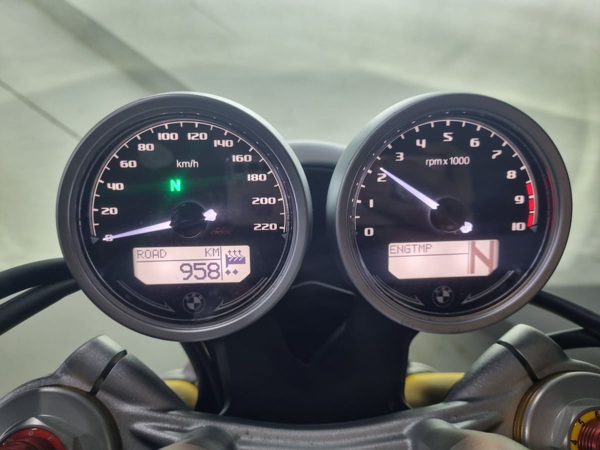 BMW R nine T main