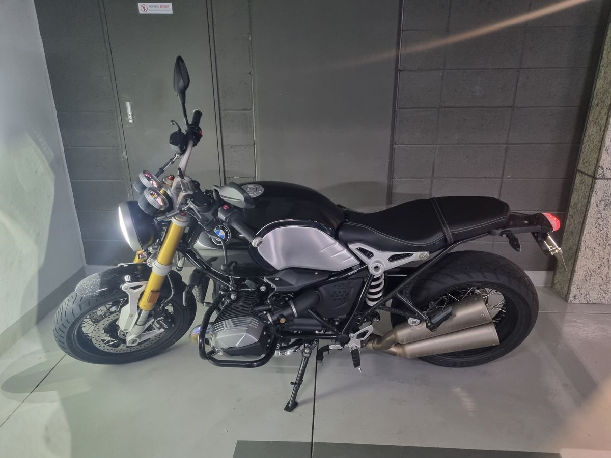BMW R nine T thumb 2