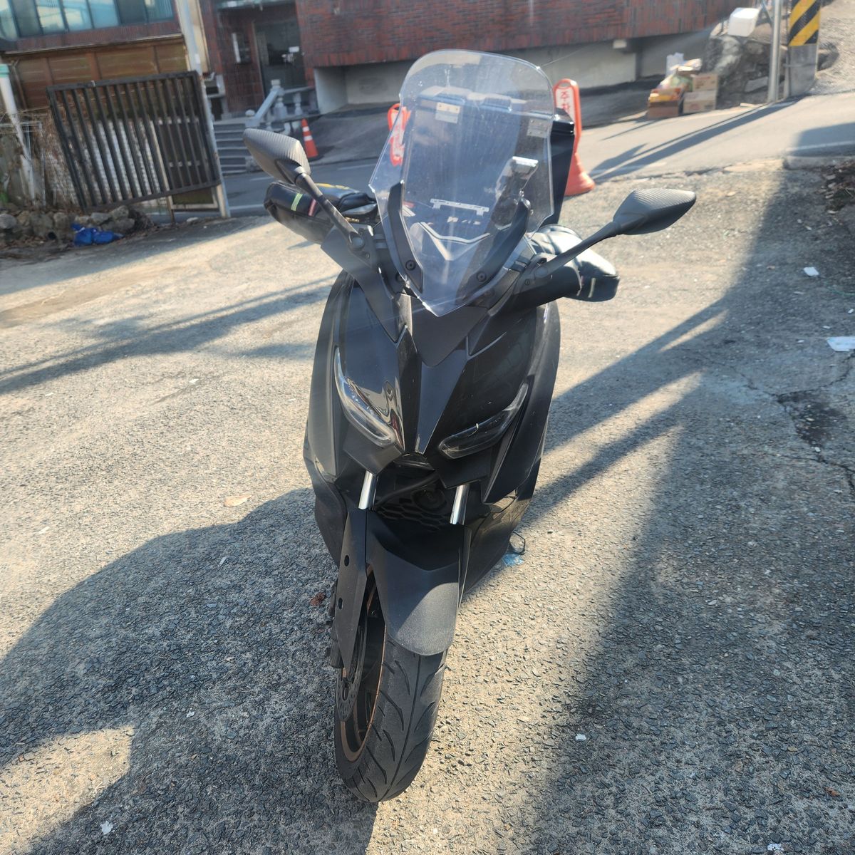 야마하 XMAX 300 ABS thumb 2