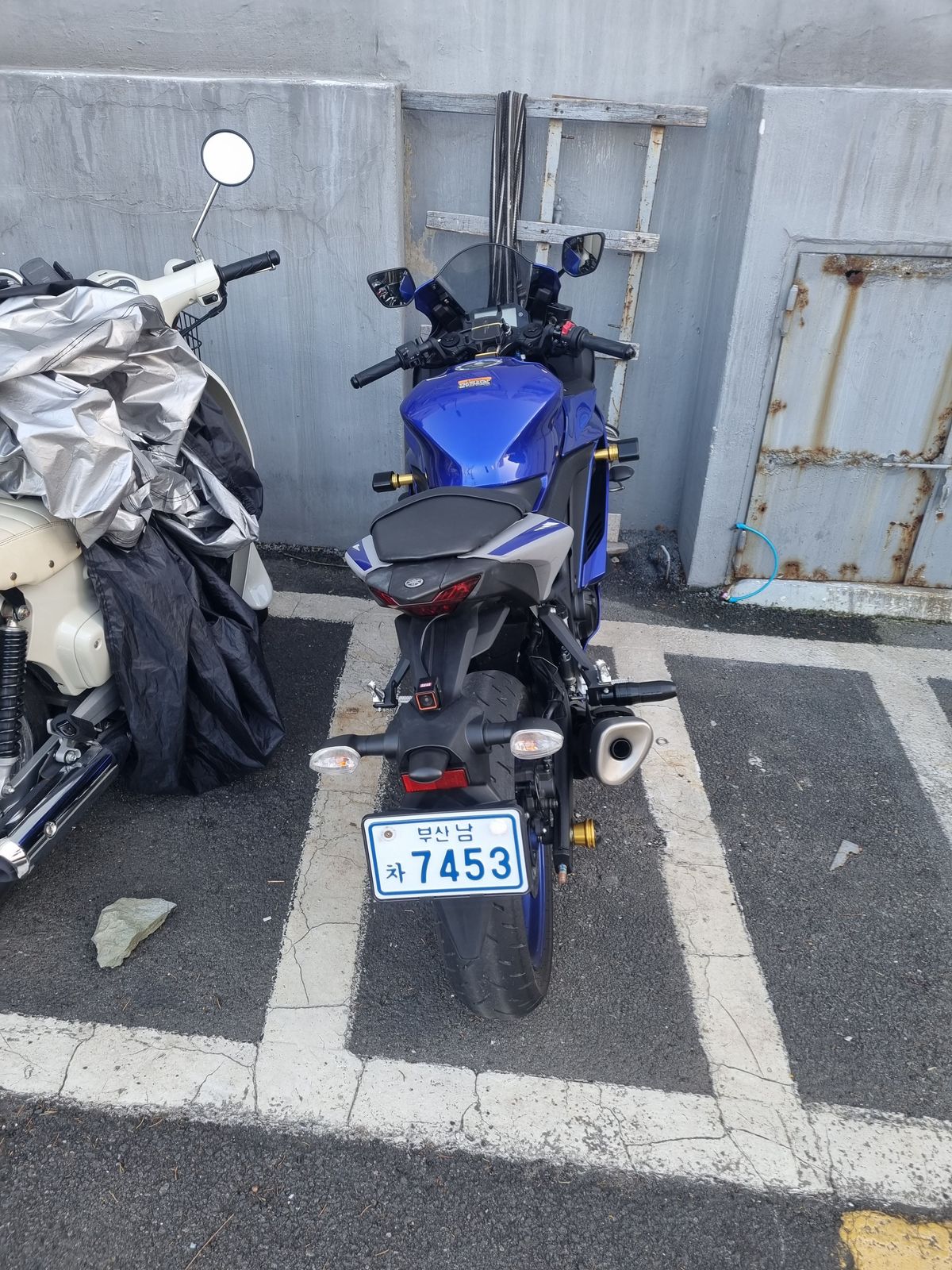 야마하 YZF R3 more