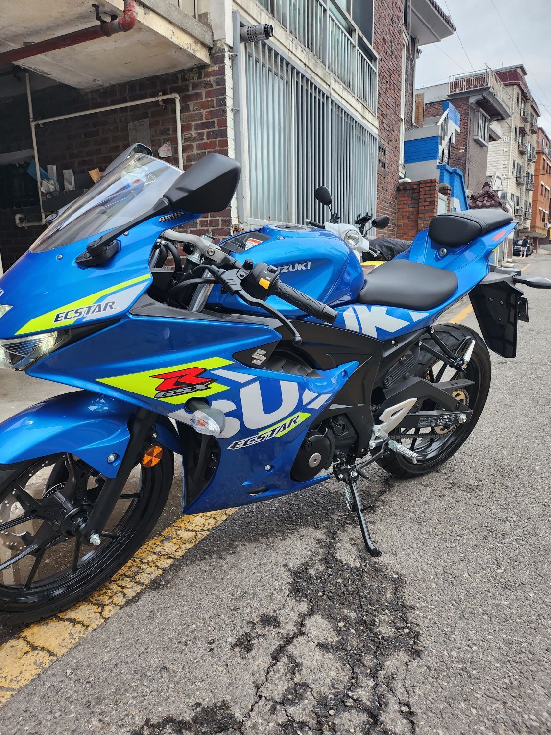 스즈키 GSX R 125 ABS main