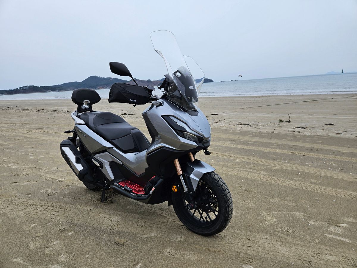 혼다 ADV 350 4