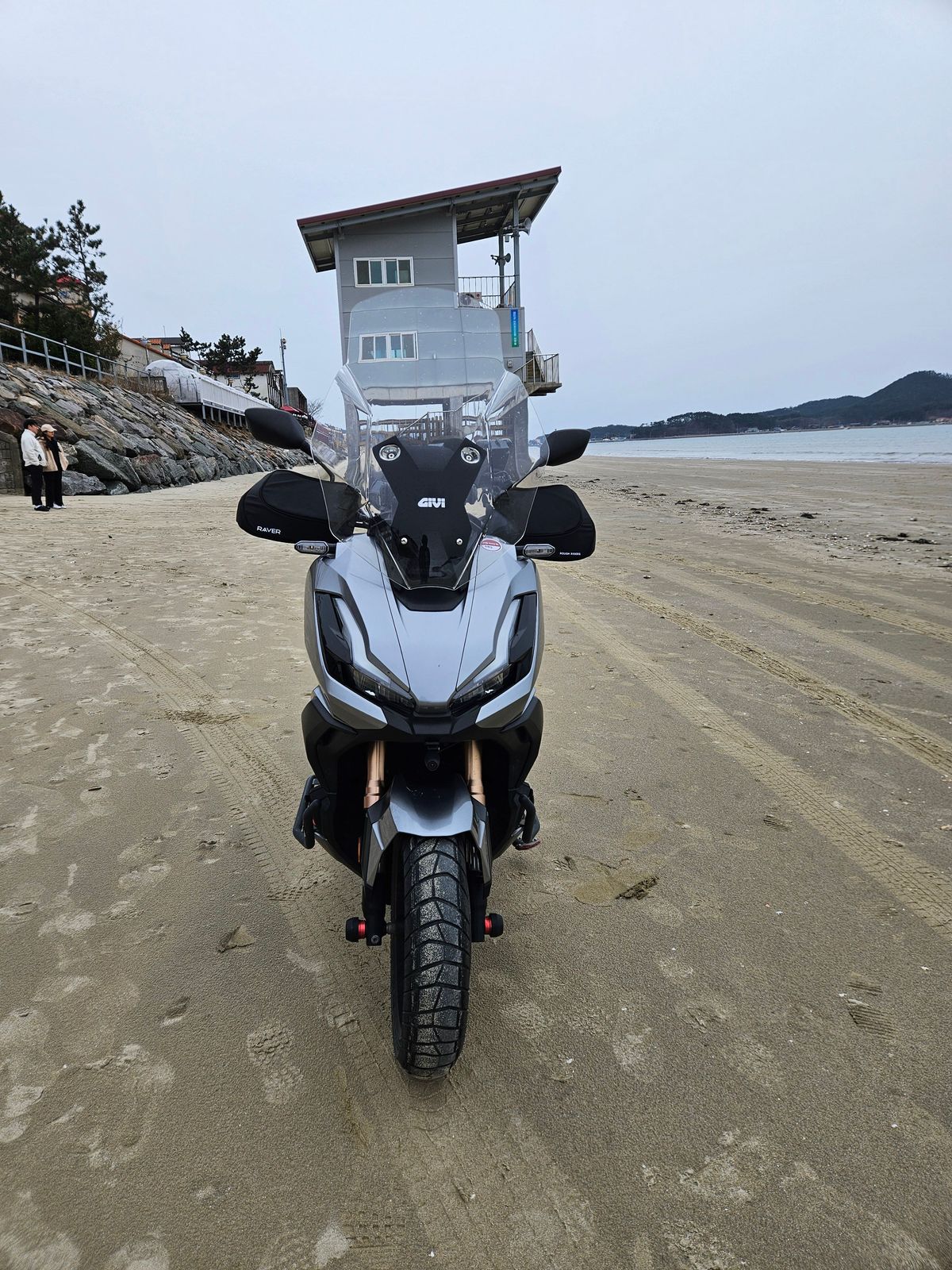 혼다 ADV 350 more