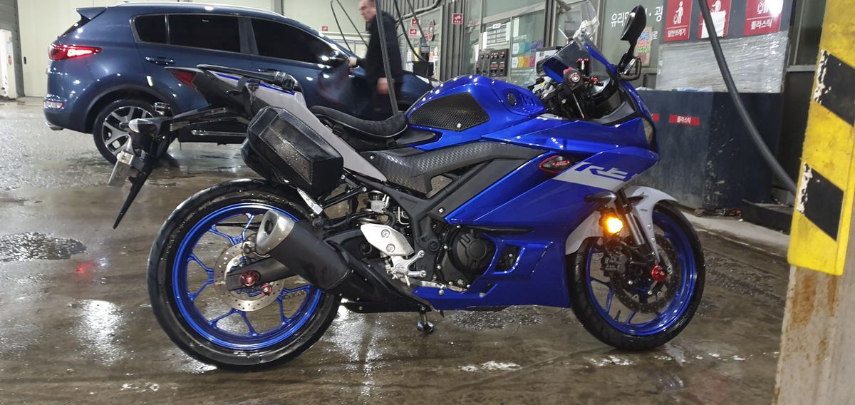 야마하 YZF R3 more