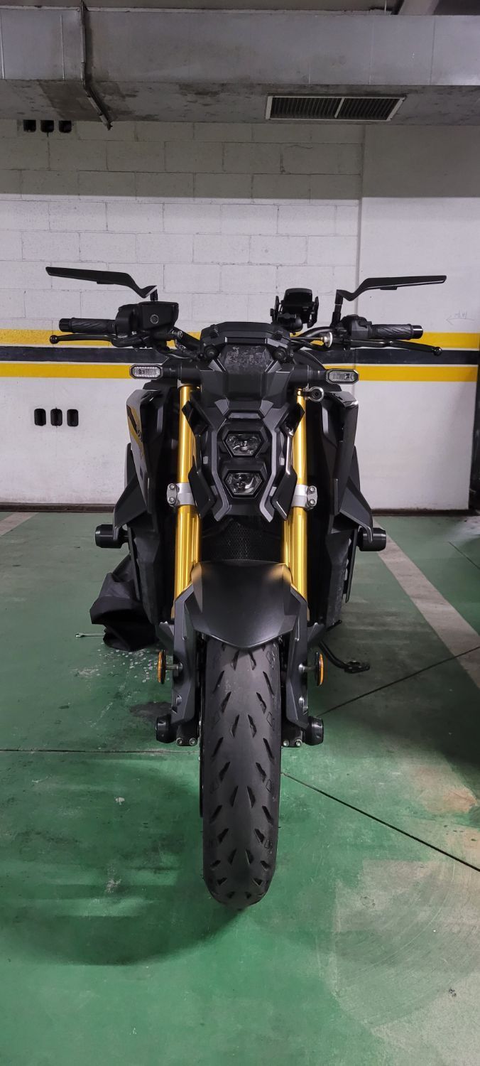 스즈키 GSX S 1000 more