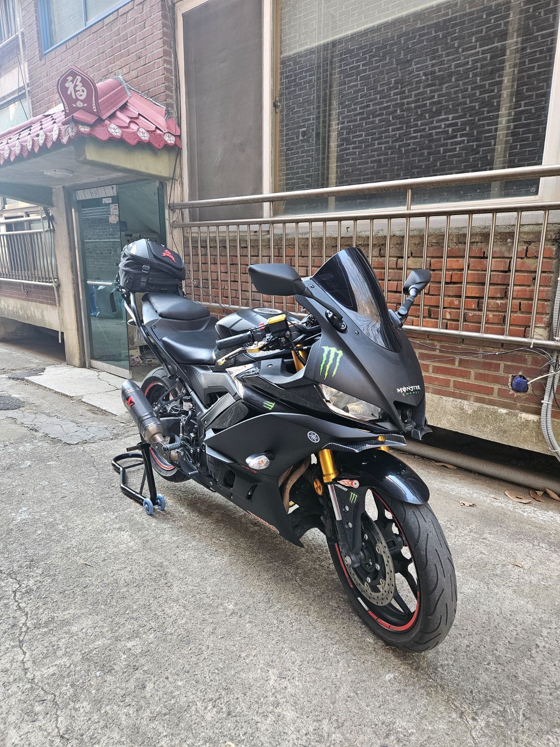 야마하 YZF R3 more
