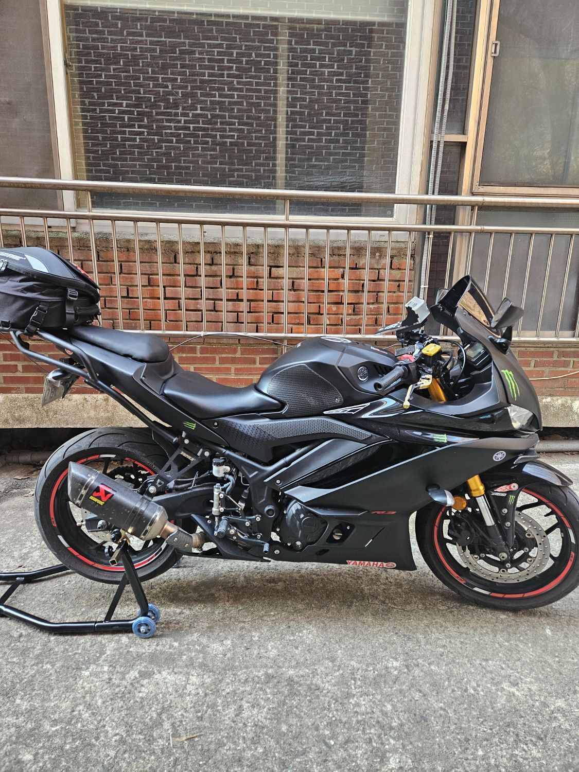 야마하 YZF R3 thumb 2