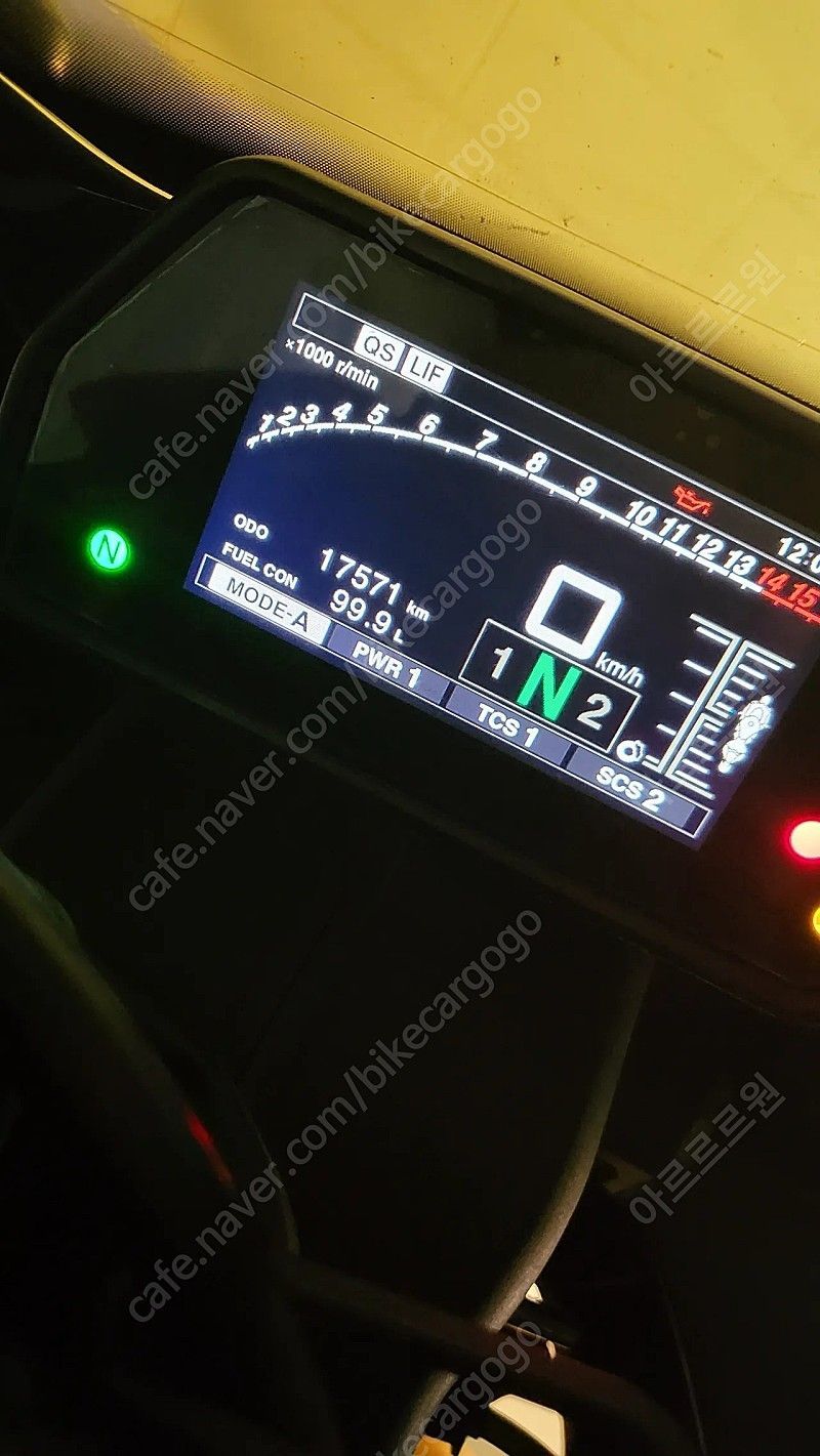 야마하 YZF R1 9
