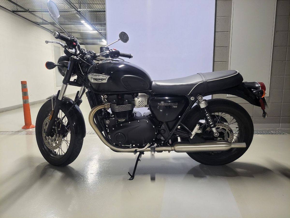 트라이엄프 본네빌 T100 main