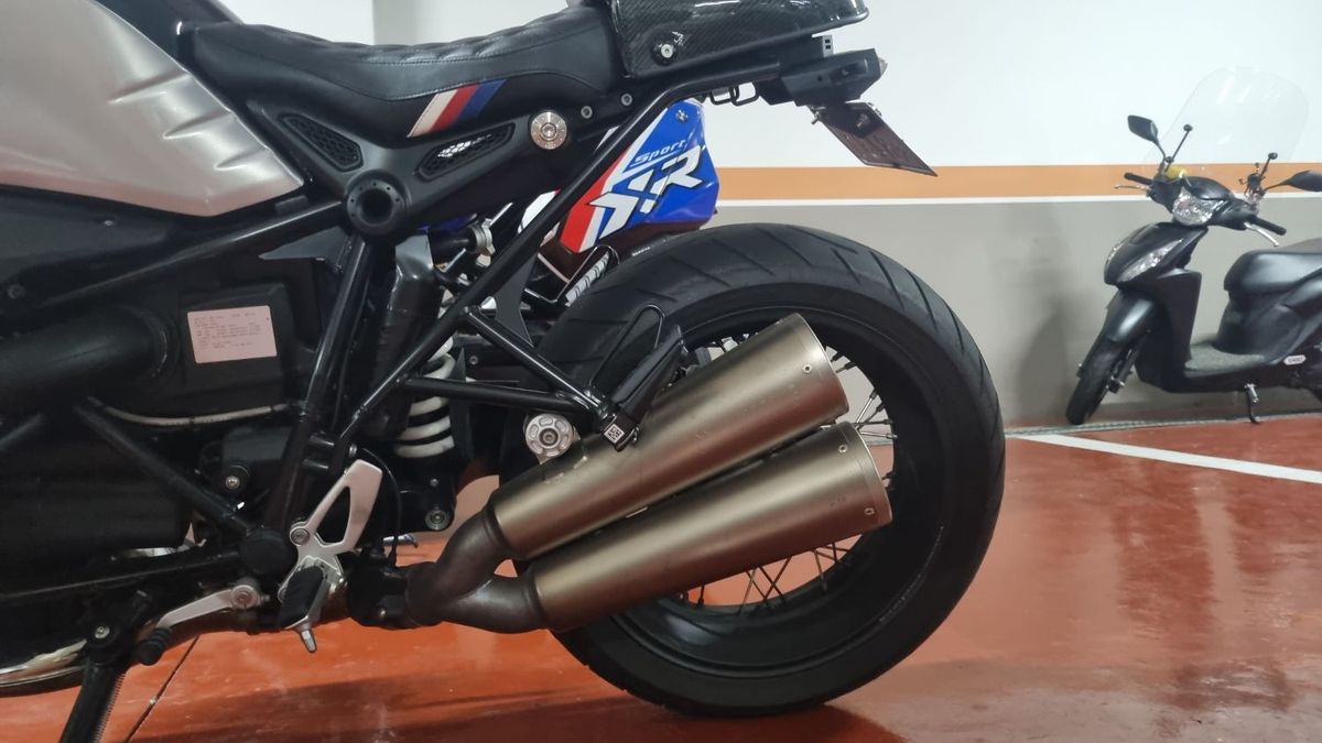 BMW R nine T  more