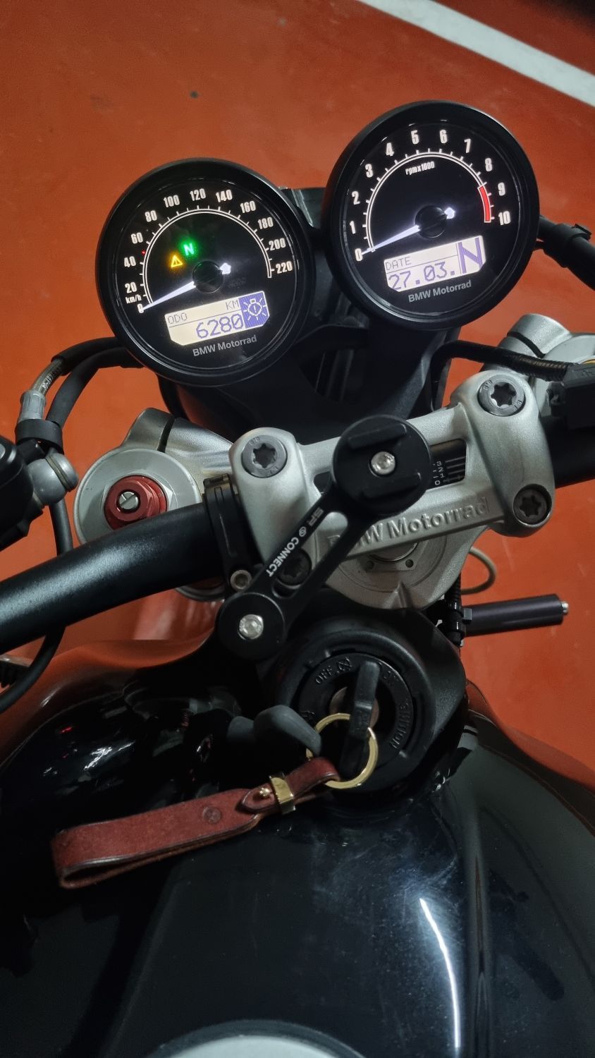 BMW R nine T  9