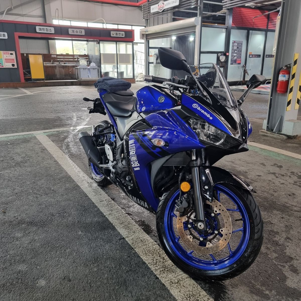 야마하 YZF R3 more